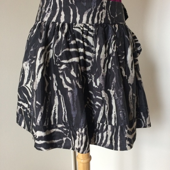 Express Silk Zebra Mini Skirt - Picture 6 of 6